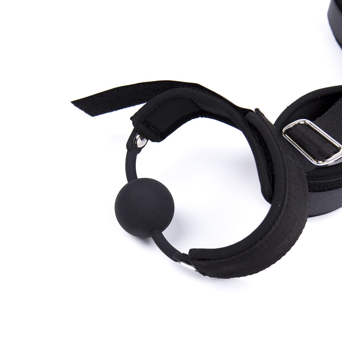 Handcuffs Strap-on Kit in Nylon
