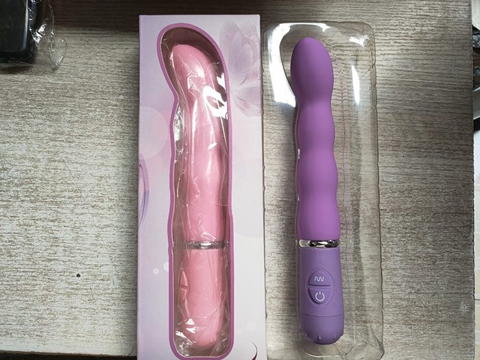 Silicone Classic Vibrator – Purple or Rose Red