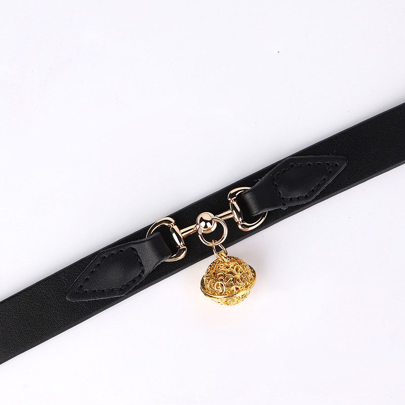 Kit BDSM con manette in pelle e strap-on