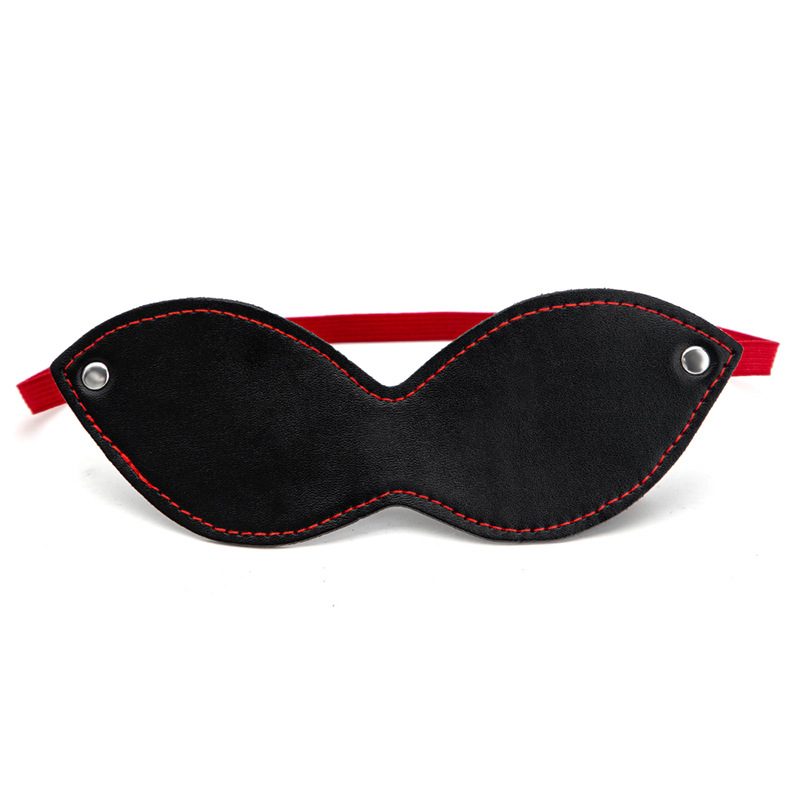 Kit con manette bondage e strap-on in PU